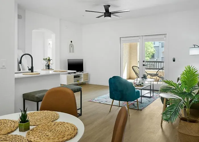 Two Cozysuites By The Stadium With Pool 4 & 18 Apartment