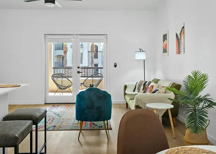 Two Cozysuites By The Stadium With Pool 4 & 18