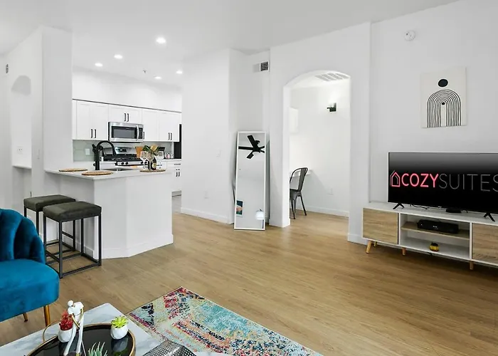 Two Cozysuites By The Stadium With Pool 4 & 18 *
