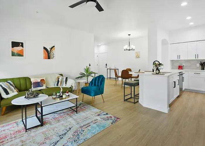 Two Cozysuites By The Stadium With Pool 4 & 18 Apartment