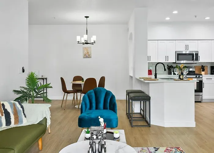 Apartment Two Cozysuites By The Stadium With Pool 4 & 18 *