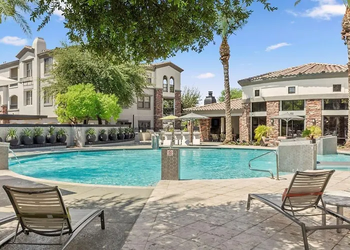 Apartment Two Cozysuites By The Stadium With Pool 4 & 18 *
