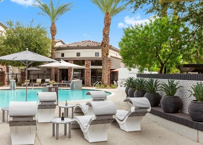 Two Cozysuites By The Stadium With Pool 4 & 18 Apartment