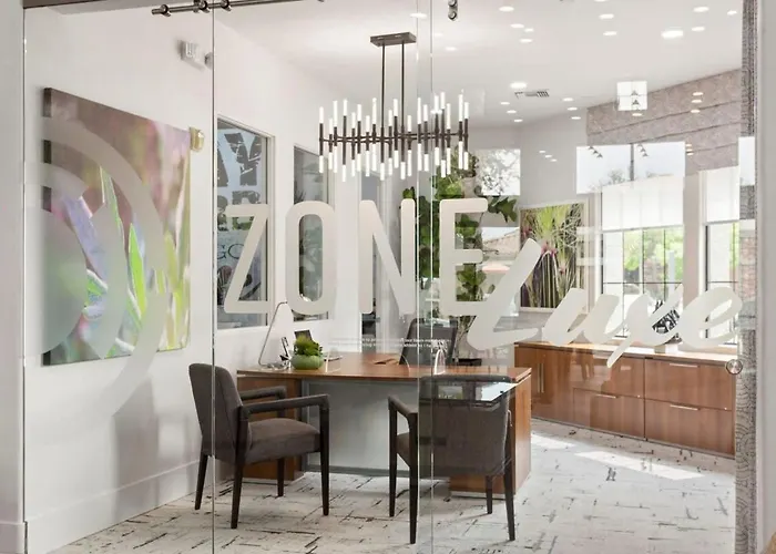 Two Cozysuites By The Stadium With Pool 4 & 18 Glendale