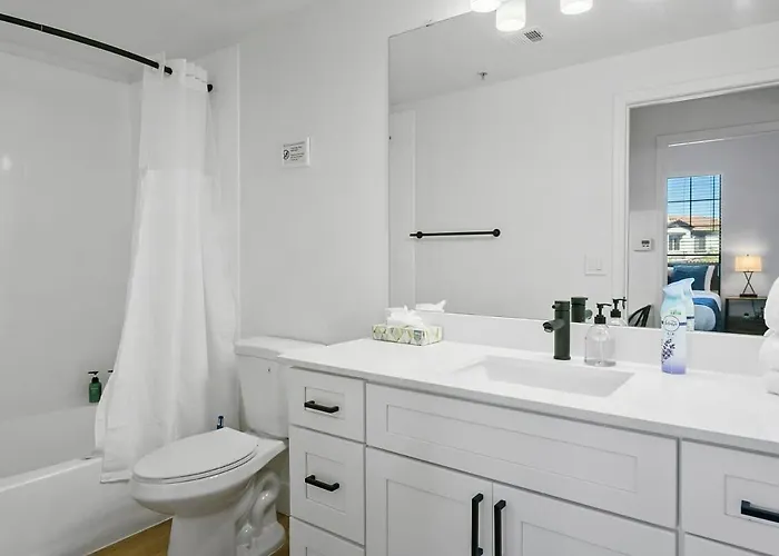 Two Cozysuites By The Stadium With Pool 4 & 18 * Glendale