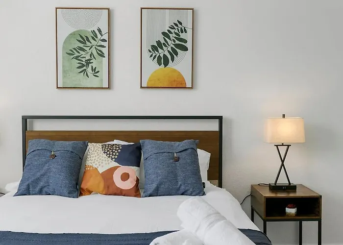 Two Cozysuites By The Stadium With Pool 4 & 18 Apartment Glendale